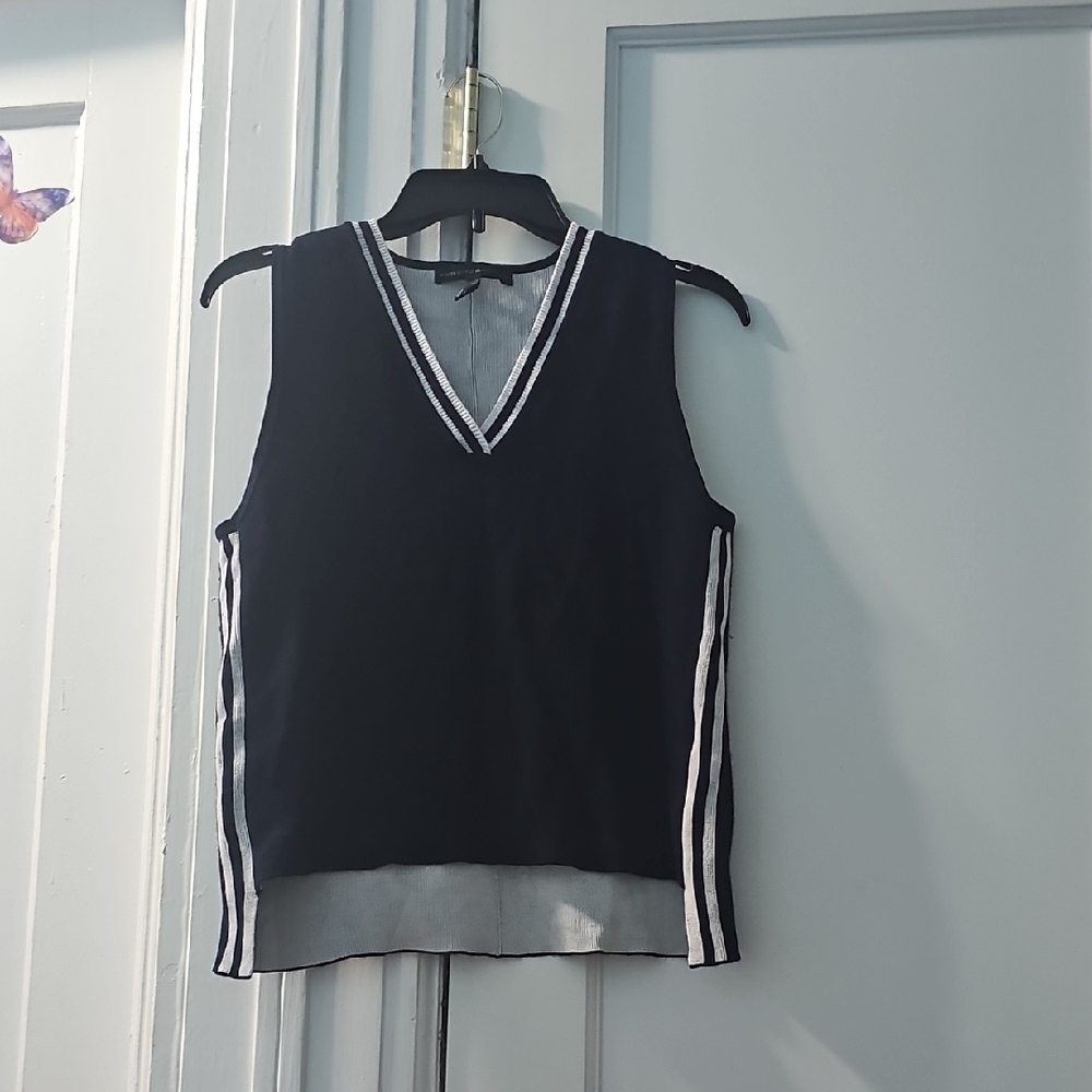 White House Black Market Deep Navy and White V-Neck Sleeveless Top